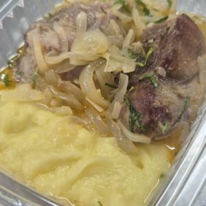 Задушен свински джолан 300гр